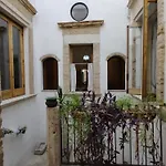 Palazzo De Matteis Bed & Breakfast 4*