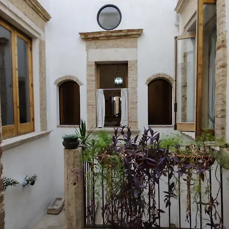 Palazzo De Matteis فندق مبيت وإفطار 4*