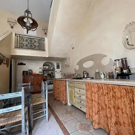 Palazzo De Matteis Bed & Breakfast 3*