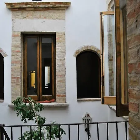 Palazzo De Matteis فندق مبيت وإفطار سان سيفيرو